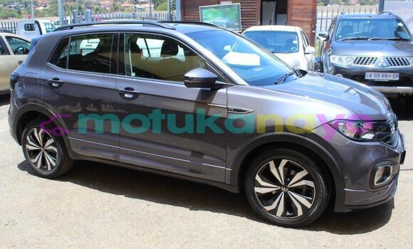Acheter Occasion Voiture Volkswagen T-Roc Autre à Kinshasa, Kinshasa Acheter Occasion Voiture Volkswagen T-Roc Autre à Kinshasa, Kinshasa