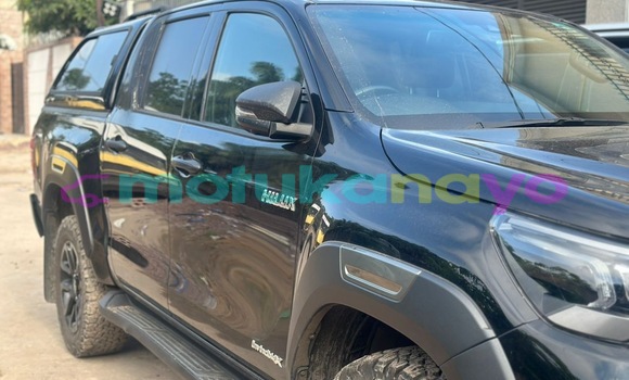 Buy Used Toyota Hilux Silver Car in Kinshasa in Kinshasa Buy Used Toyota Hilux Silver Car in Kinshasa in Kinshasa