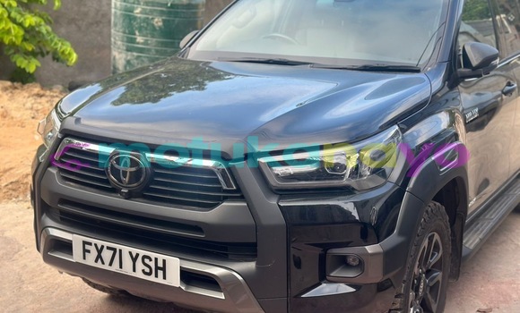 Buy Used Toyota Hilux Silver Car in Kinshasa in Kinshasa Buy Used Toyota Hilux Silver Car in Kinshasa in Kinshasa