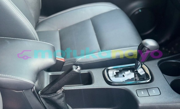 Buy Used Toyota Hilux Silver Car in Kinshasa in Kinshasa Buy Used Toyota Hilux Silver Car in Kinshasa in Kinshasa