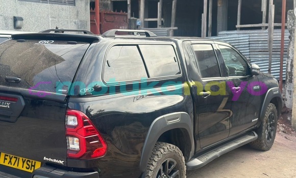 Buy Used Toyota Hilux Silver Car in Kinshasa in Kinshasa Buy Used Toyota Hilux Silver Car in Kinshasa in Kinshasa