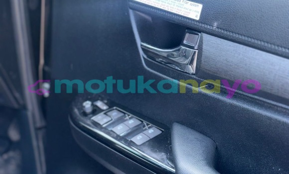 Buy Used Toyota Hilux Silver Car in Kinshasa in Kinshasa Buy Used Toyota Hilux Silver Car in Kinshasa in Kinshasa