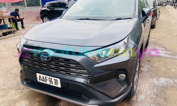 Buy Used Toyota RAV 4 Silver Car in Kinshasa in Kinshasa Buy Used Toyota RAV 4 Silver Car in Kinshasa in Kinshasa