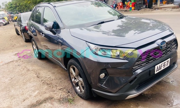 Buy Used Toyota RAV 4 Silver Car in Kinshasa in Kinshasa Buy Used Toyota RAV 4 Silver Car in Kinshasa in Kinshasa