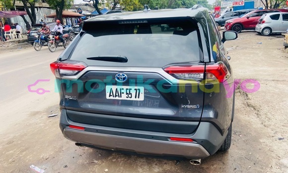 Buy Used Toyota RAV 4 Silver Car in Kinshasa in Kinshasa Buy Used Toyota RAV 4 Silver Car in Kinshasa in Kinshasa