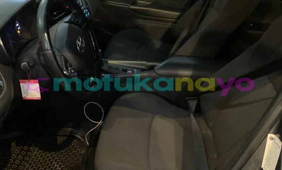 Acheter Occasion Voiture Toyota C-HR Gris à Kinshasa, Kinshasa Acheter Occasion Voiture Toyota C-HR Gris à Kinshasa, Kinshasa