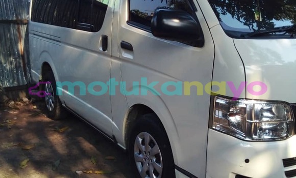 Acheter Occasion Voiture Toyota Hiace Blanc à Kinshasa, Kinshasa Acheter Occasion Voiture Toyota Hiace Blanc à Kinshasa, Kinshasa