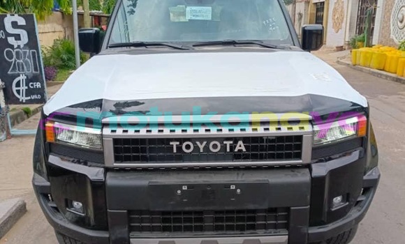 Acheter Neuf Voiture Toyota Avalon Noir à Kinshasa, Kinshasa Acheter Neuf Voiture Toyota Avalon Noir à Kinshasa, Kinshasa