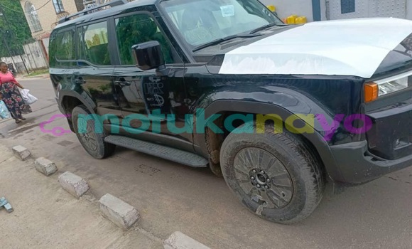 Acheter Neuf Voiture Toyota Avalon Noir à Kinshasa, Kinshasa Acheter Neuf Voiture Toyota Avalon Noir à Kinshasa, Kinshasa