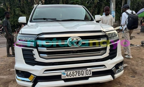 Acheter Neuf Voiture Toyota Land Cruiser Blanc à Kinshasa, Kinshasa Acheter Neuf Voiture Toyota Land Cruiser Blanc à Kinshasa, Kinshasa