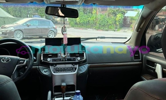 Acheter Neuf Voiture Toyota Land Cruiser Blanc à Kinshasa, Kinshasa Acheter Neuf Voiture Toyota Land Cruiser Blanc à Kinshasa, Kinshasa