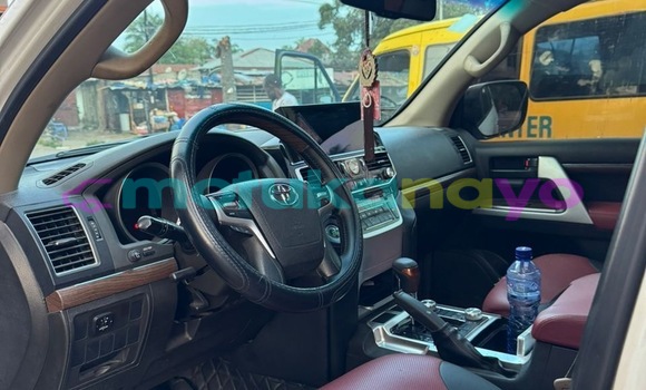 Acheter Neuf Voiture Toyota Land Cruiser Blanc à Kinshasa, Kinshasa Acheter Neuf Voiture Toyota Land Cruiser Blanc à Kinshasa, Kinshasa