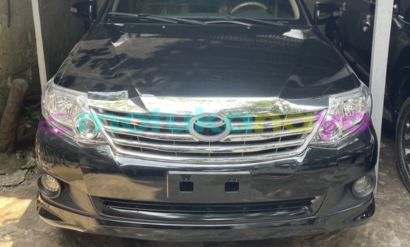 Acheter Occasion Voiture Toyota Fortuner Noir à Kinshasa, Kinshasa Acheter Occasion Voiture Toyota Fortuner Noir à Kinshasa, Kinshasa