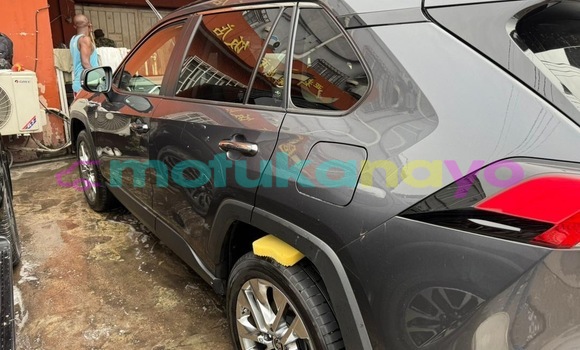 Acheter Occasion Voiture Toyota RAV 4 Bleu à Kinshasa, Kinshasa Acheter Occasion Voiture Toyota RAV 4 Bleu à Kinshasa, Kinshasa