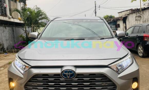 Buy Used Toyota RAV4 Silver Car in Kinshasa in Kinshasa Buy Used Toyota RAV4 Silver Car in Kinshasa in Kinshasa