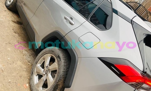 Buy Used Toyota RAV4 Silver Car in Kinshasa in Kinshasa Buy Used Toyota RAV4 Silver Car in Kinshasa in Kinshasa