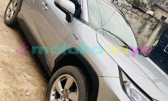 Buy Used Toyota RAV4 Silver Car in Kinshasa in Kinshasa Buy Used Toyota RAV4 Silver Car in Kinshasa in Kinshasa
