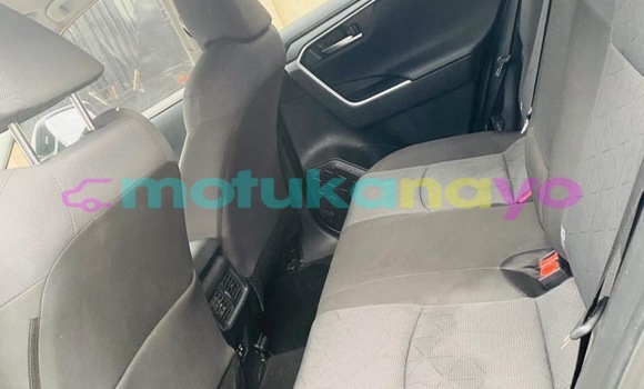 Buy Used Toyota RAV4 Silver Car in Kinshasa in Kinshasa Buy Used Toyota RAV4 Silver Car in Kinshasa in Kinshasa