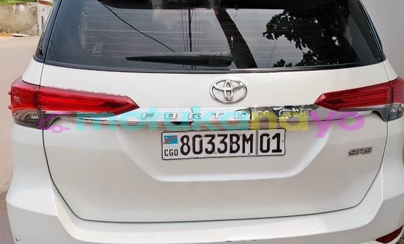 Acheter Occasion Voiture Toyota Fortuner Blanc à Kinshasa, Kinshasa Acheter Occasion Voiture Toyota Fortuner Blanc à Kinshasa, Kinshasa