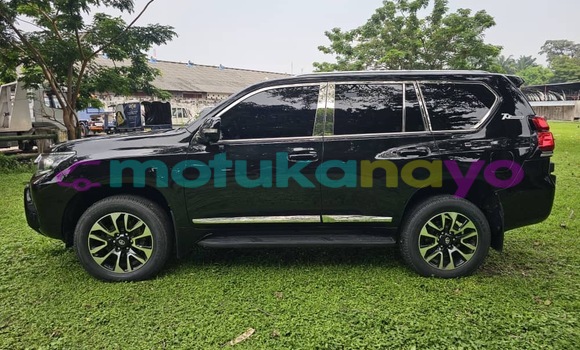 Acheter Neuf Voiture Toyota Prado Noir à Kinshasa, Kinshasa Acheter Neuf Voiture Toyota Prado Noir à Kinshasa, Kinshasa