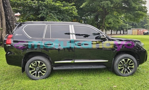Acheter Neuf Voiture Toyota Prado Noir à Kinshasa, Kinshasa Acheter Neuf Voiture Toyota Prado Noir à Kinshasa, Kinshasa