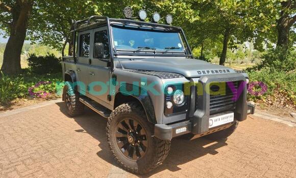 Buy Used Land Rover Defender Silver Car in Kinshasa in Kinshasa Buy Used Land Rover Defender Silver Car in Kinshasa in Kinshasa