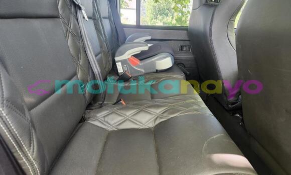 Buy Used Land Rover Defender Silver Car in Kinshasa in Kinshasa Buy Used Land Rover Defender Silver Car in Kinshasa in Kinshasa