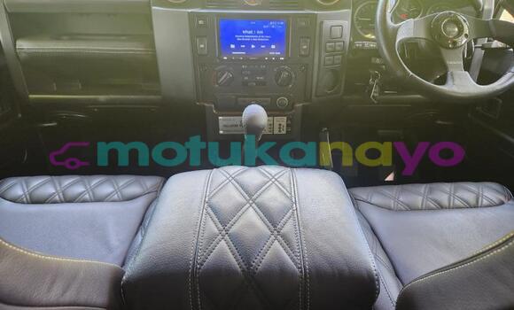 Buy Used Land Rover Defender Silver Car in Kinshasa in Kinshasa Buy Used Land Rover Defender Silver Car in Kinshasa in Kinshasa