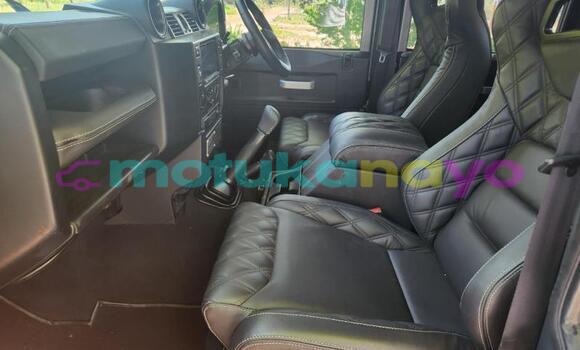Buy Used Land Rover Defender Silver Car in Kinshasa in Kinshasa Buy Used Land Rover Defender Silver Car in Kinshasa in Kinshasa