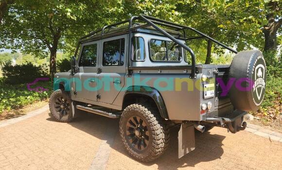 Buy Used Land Rover Defender Silver Car in Kinshasa in Kinshasa Buy Used Land Rover Defender Silver Car in Kinshasa in Kinshasa