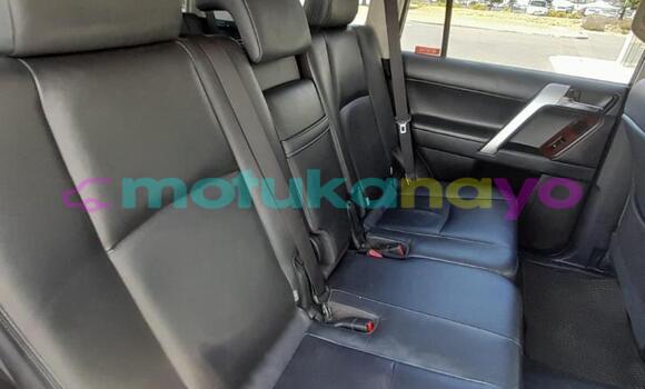 Buy Used Toyota Land Cruiser Prado White Car in Kinshasa in Kinshasa Buy Used Toyota Land Cruiser Prado White Car in Kinshasa in Kinshasa