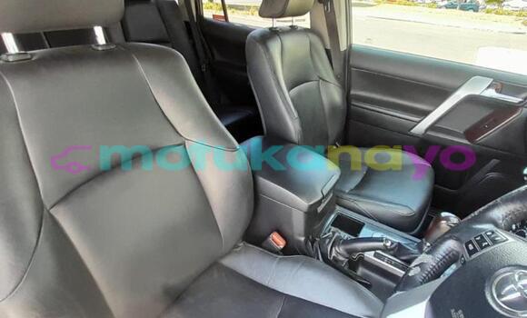 Buy Used Toyota Land Cruiser Prado White Car in Kinshasa in Kinshasa Buy Used Toyota Land Cruiser Prado White Car in Kinshasa in Kinshasa