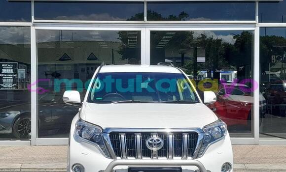 Buy Used Toyota Land Cruiser Prado White Car in Kinshasa in Kinshasa Buy Used Toyota Land Cruiser Prado White Car in Kinshasa in Kinshasa