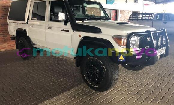 Buy Used Toyota Land Cruiser White Car in Kinshasa in Kinshasa Buy Used Toyota Land Cruiser White Car in Kinshasa in Kinshasa
