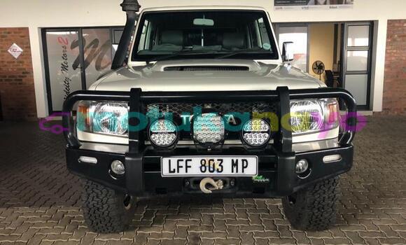 Buy Used Toyota Land Cruiser White Car in Kinshasa in Kinshasa Buy Used Toyota Land Cruiser White Car in Kinshasa in Kinshasa