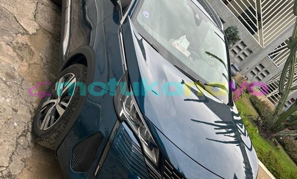 Buy Used Peugeot 5008 Green Car in Kinshasa in Kinshasa Buy Used Peugeot 5008 Green Car in Kinshasa in Kinshasa