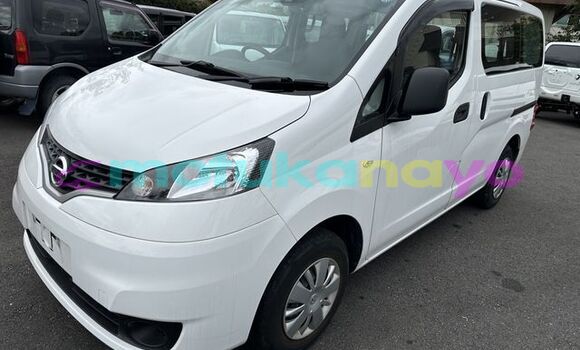 Buy Used Nissan NV200 White Car in Kinshasa in Kinshasa Buy Used Nissan NV200 White Car in Kinshasa in Kinshasa