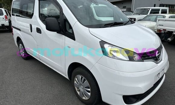 Buy Used Nissan NV200 White Car in Kinshasa in Kinshasa Buy Used Nissan NV200 White Car in Kinshasa in Kinshasa