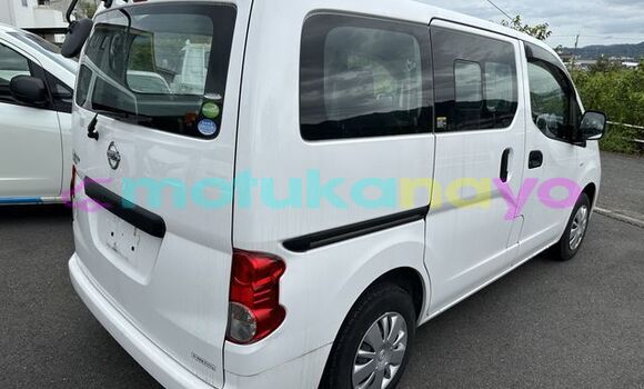 Buy Used Nissan NV200 White Car in Kinshasa in Kinshasa Buy Used Nissan NV200 White Car in Kinshasa in Kinshasa