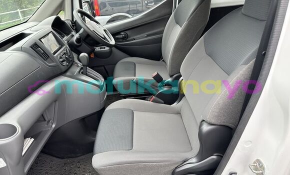 Buy Used Nissan NV200 White Car in Kinshasa in Kinshasa Buy Used Nissan NV200 White Car in Kinshasa in Kinshasa