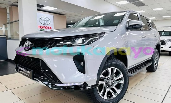 Buy Used Toyota Fortuner Silver Car in Goma in Nord-Kivu Buy Used Toyota Fortuner Silver Car in Goma in Nord-Kivu