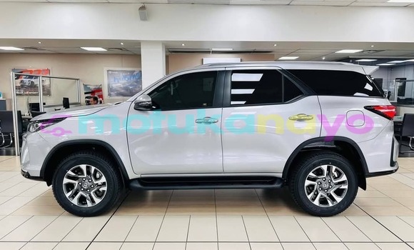 Buy Used Toyota Fortuner Silver Car in Goma in Nord-Kivu Buy Used Toyota Fortuner Silver Car in Goma in Nord-Kivu