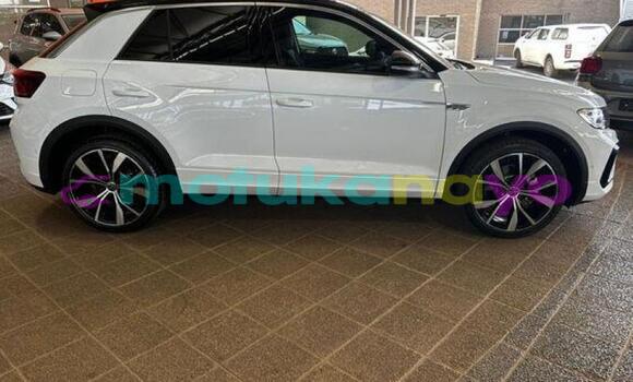 Buy Used Volkswagen T-Roc White Car in Kinshasa in Kinshasa Buy Used Volkswagen T-Roc White Car in Kinshasa in Kinshasa