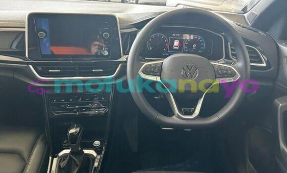 Buy Used Volkswagen T-Roc White Car in Kinshasa in Kinshasa Buy Used Volkswagen T-Roc White Car in Kinshasa in Kinshasa