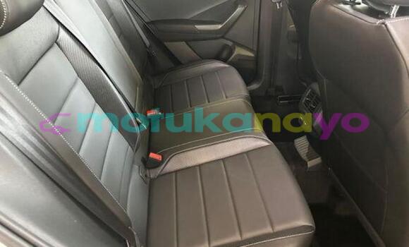 Buy Used Volkswagen T-Roc White Car in Kinshasa in Kinshasa Buy Used Volkswagen T-Roc White Car in Kinshasa in Kinshasa