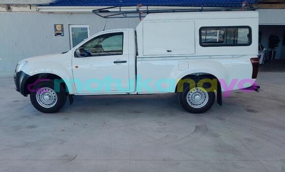 Buy Used Isuzu KB White Car in Kinshasa in Kinshasa Buy Used Isuzu KB White Car in Kinshasa in Kinshasa