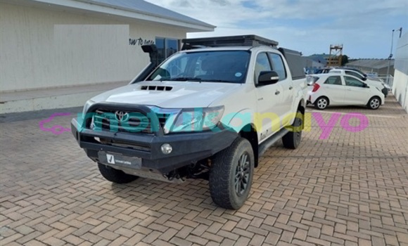 Buy Used Toyota Hilux White Car in Kinshasa in Kinshasa Buy Used Toyota Hilux White Car in Kinshasa in Kinshasa