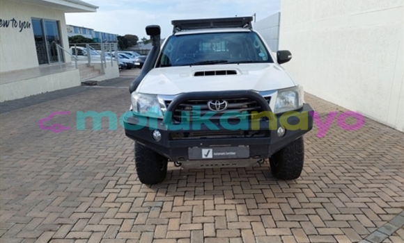 Buy Used Toyota Hilux White Car in Kinshasa in Kinshasa Buy Used Toyota Hilux White Car in Kinshasa in Kinshasa