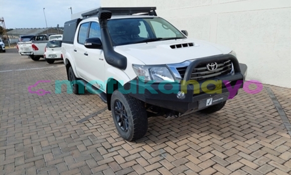 Buy Used Toyota Hilux White Car in Kinshasa in Kinshasa Buy Used Toyota Hilux White Car in Kinshasa in Kinshasa