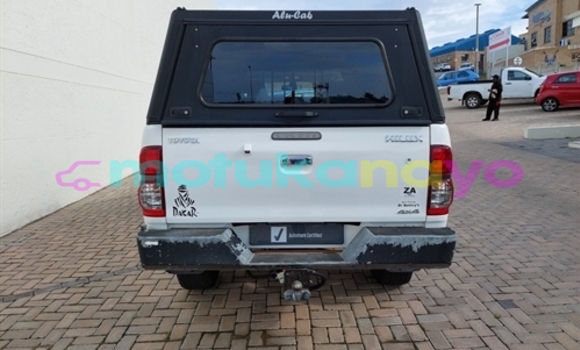 Buy Used Toyota Hilux White Car in Kinshasa in Kinshasa Buy Used Toyota Hilux White Car in Kinshasa in Kinshasa